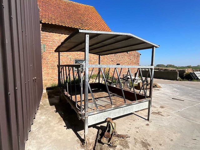 Voedertrog, 22 koeien gegalvaniseerd ijzer voerschuif - afbeelding 2 van  7