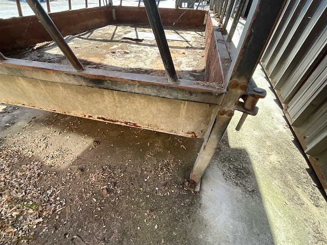 Voedertrog, 22 koeien gegalvaniseerd ijzer voerschuif - afbeelding 5 van  7