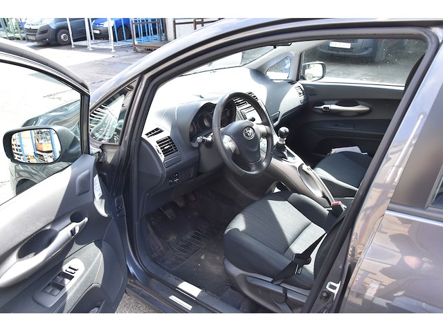 Voertuig meerdere doeleinden toyota auris (2010 / sb1 kn5 6e0 0e 001 893) - afbeelding 30 van  33