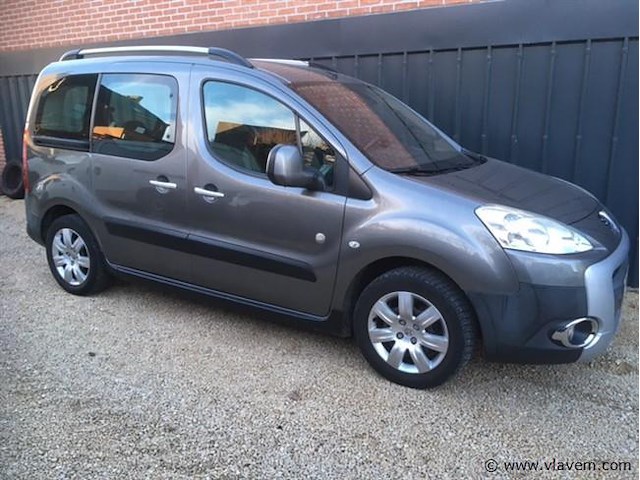 Voertuig meerdere doeleinden - afbeelding 1 van  12