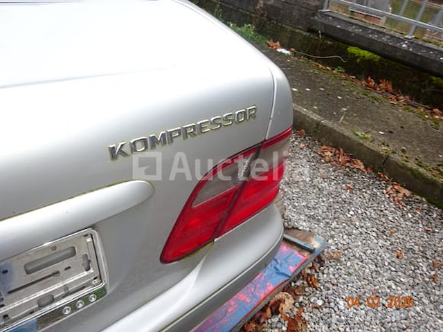 Voertuig - afbeelding 1 van  16