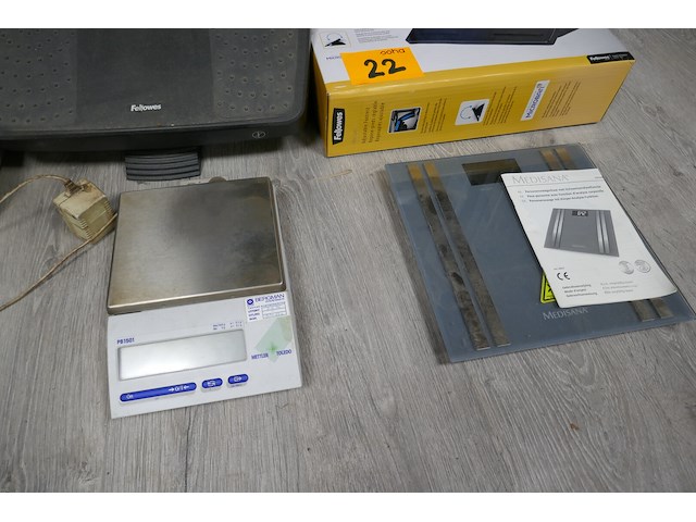 Voetensteun + weegschalen - afbeelding 3 van  4