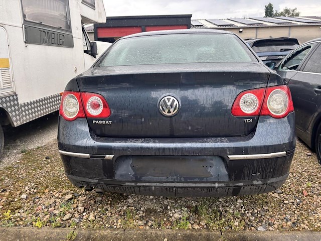 Voilkswagen passat - afbeelding 4 van  6