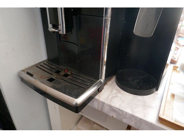 Volautomatische koffiemachine + sodamachine - afbeelding 4 van  5