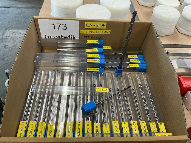 Volhardmetalen boor met inwendige koelingsgaten (26x) - afbeelding 1 van  4