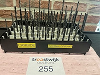 Volhardmetalen boor met inwendige koelingsgaten (65x) - afbeelding 2 van  5