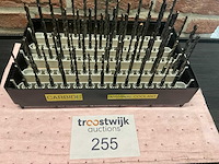 Volhardmetalen boor met inwendige koelingsgaten (65x) - afbeelding 3 van  5