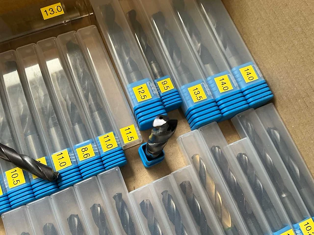Volhardmetalen boren met inwendige koelingsgaten (77x) - afbeelding 4 van  7