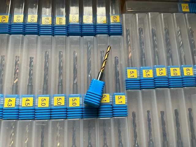 Volhardmetalen boren met inwendige koelingsgaten (77x) - afbeelding 6 van  7