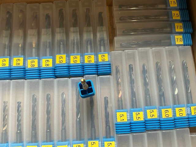 Volhardmetalen boren met inwendige koelingsgaten (77x) - afbeelding 7 van  7
