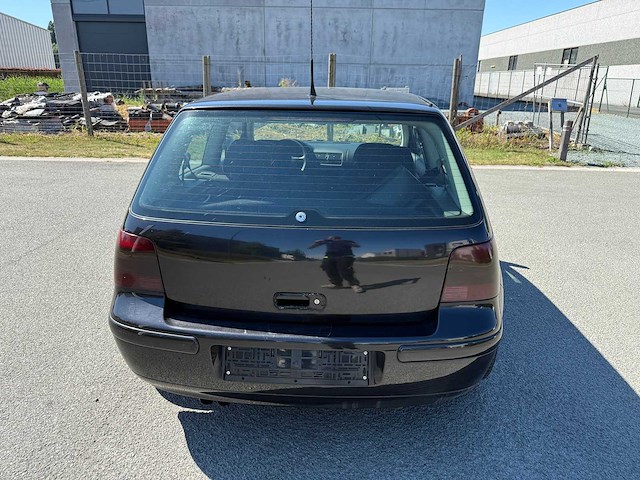 Volkswagen - 2004 - golf - 4 - personenauto - afbeelding 17 van  19
