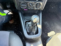 Volkswagen - 2004 - golf - 4 - personenauto - afbeelding 8 van  17