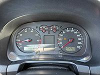 Volkswagen - 2004 - golf - 4 - personenauto - afbeelding 10 van  17