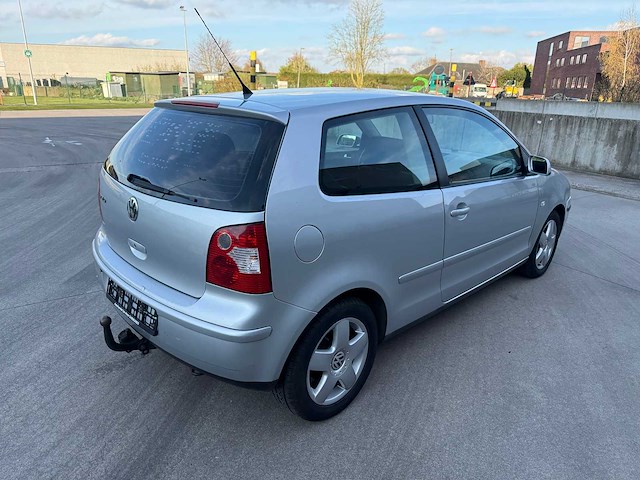 Volkswagen - 2004 - polo - personenauto - afbeelding 4 van  25