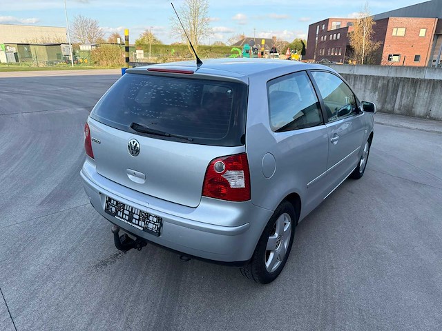Volkswagen - 2004 - polo - personenauto - afbeelding 5 van  25