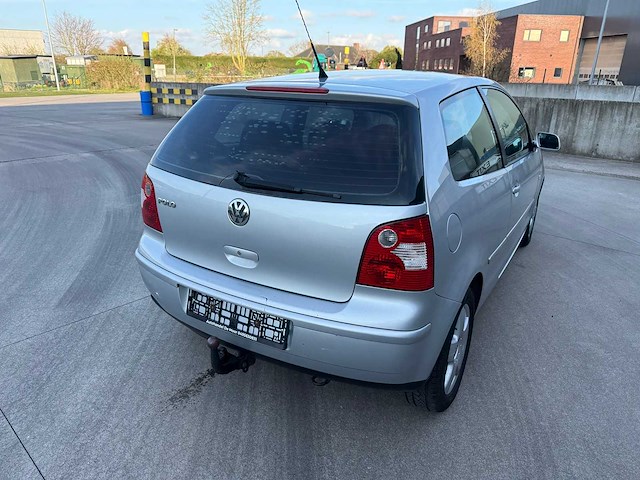 Volkswagen - 2004 - polo - personenauto - afbeelding 6 van  25