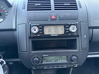 Volkswagen - 2004 - polo - personenauto - afbeelding 15 van  25