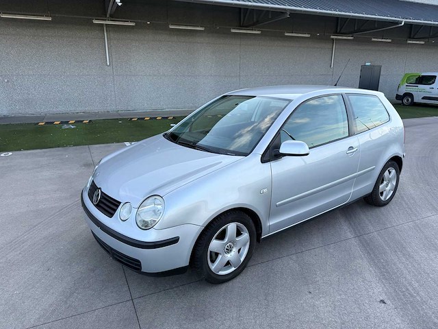 Volkswagen - 2004 - polo - personenauto - afbeelding 12 van  25