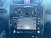 Volkswagen - 2004 - touran - personenauto - afbeelding 12 van  22