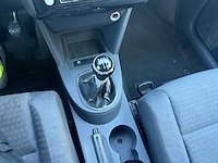 Volkswagen - 2004 - touran - personenauto - afbeelding 13 van  22
