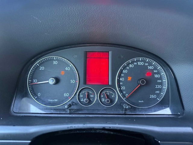 Volkswagen - 2004 - touran - personenauto - afbeelding 15 van  22