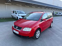 Volkswagen - 2004 - touran - personenauto - afbeelding 17 van  22