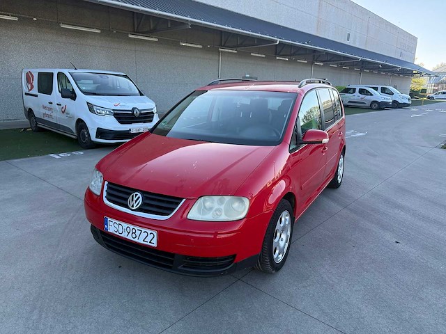 Volkswagen - 2004 - touran - personenauto - afbeelding 18 van  22