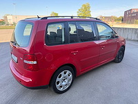Volkswagen - 2004 - touran - personenauto - afbeelding 2 van  22