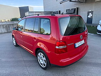 Volkswagen - 2004 - touran - personenauto - afbeelding 5 van  22