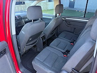 Volkswagen - 2004 - touran - personenauto - afbeelding 6 van  22
