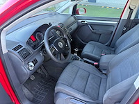 Volkswagen - 2004 - touran - personenauto - afbeelding 8 van  22
