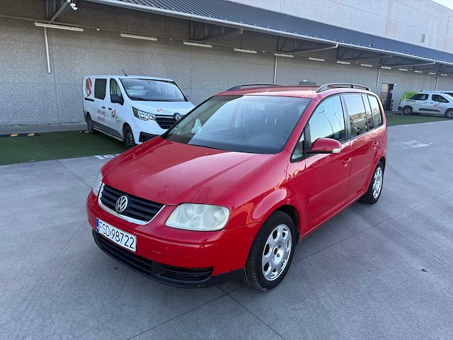 Volkswagen - 2004 - touran - personenauto - afbeelding 17 van  22