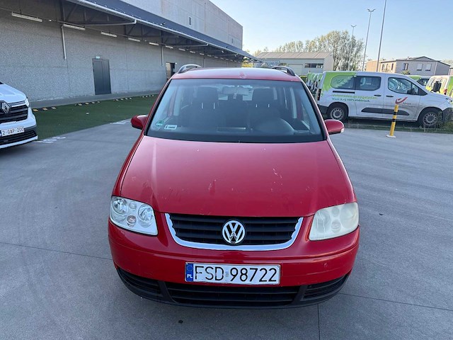 Volkswagen - 2004 - touran - personenauto - afbeelding 20 van  22