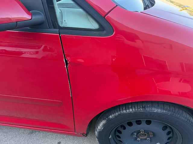 Volkswagen - 2004 - touran - personenauto - afbeelding 22 van  22