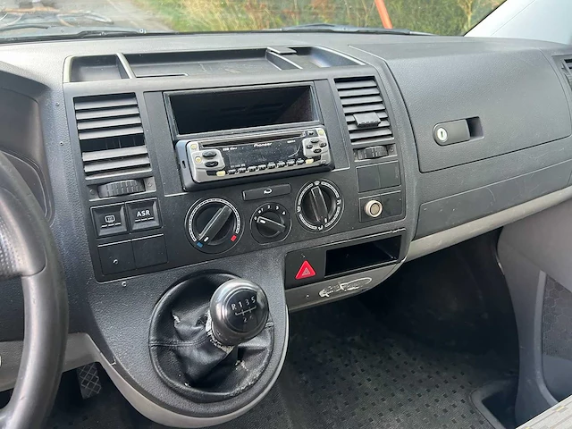 Volkswagen - 2004 - transporter - bestelwagen - afbeelding 11 van  27