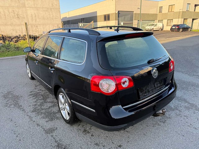 Volkswagen - 2005 - passat - personenauto - afbeelding 8 van  28