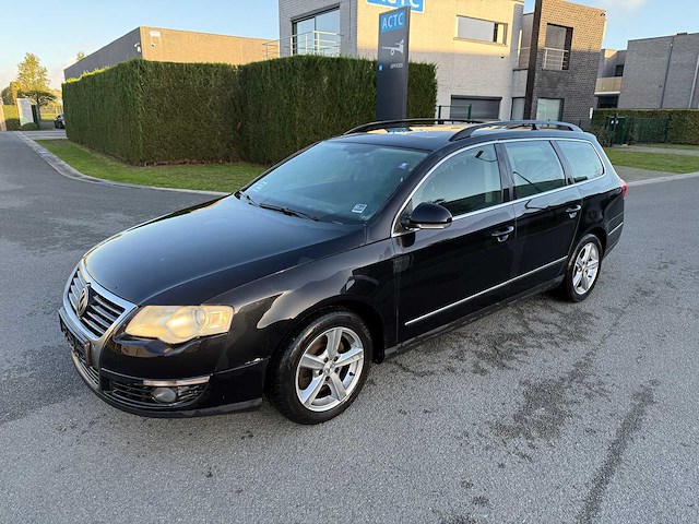 Volkswagen - 2005 - passat - personenauto - afbeelding 1 van  28