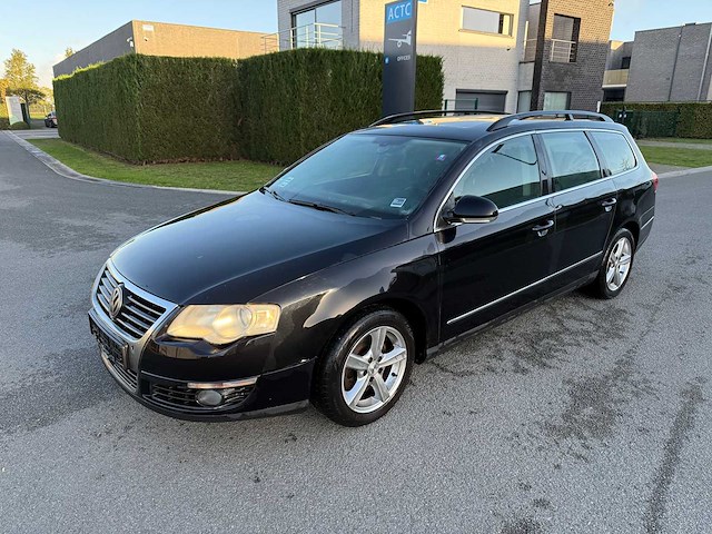 Volkswagen - 2005 - passat - personenauto - afbeelding 12 van  28