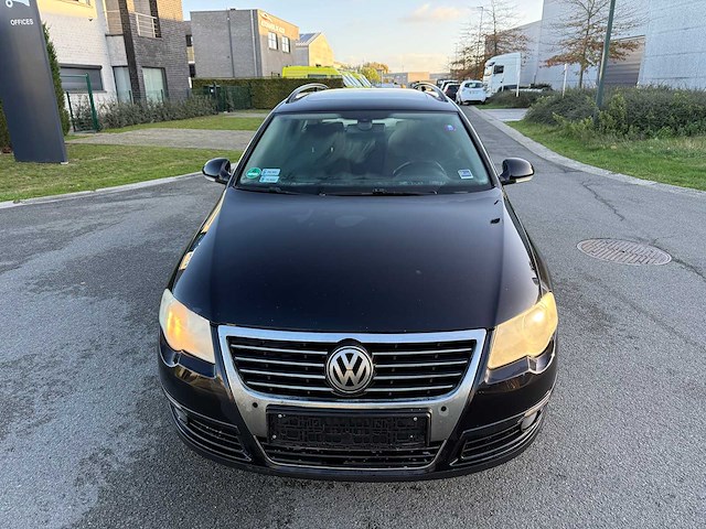 Volkswagen - 2005 - passat - personenauto - afbeelding 25 van  28