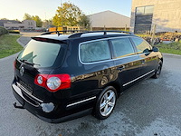 Volkswagen - 2005 - passat - personenauto - afbeelding 2 van  28