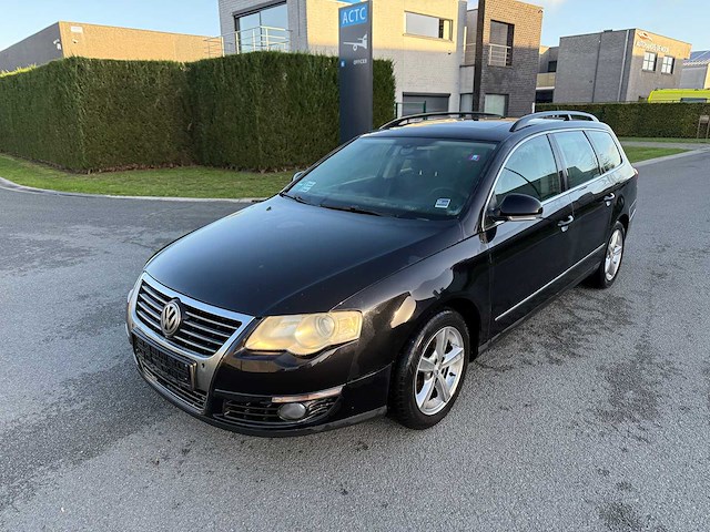 Volkswagen - 2005 - passat - personenauto - afbeelding 22 van  28