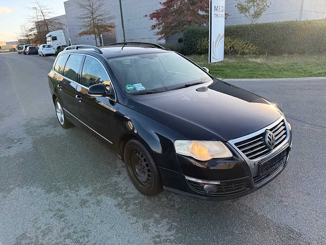 Volkswagen - 2005 - passat - personenauto - afbeelding 26 van  28