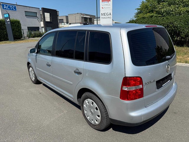 Volkswagen - 2005 - touran - 7 plaats - personenauto - afbeelding 2 van  24