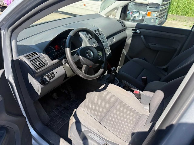 Volkswagen - 2005 - touran - 7 plaats - personenauto - afbeelding 9 van  24