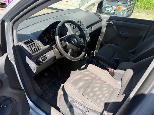 Volkswagen - 2005 - touran - 7 plaats - personenauto - afbeelding 10 van  24