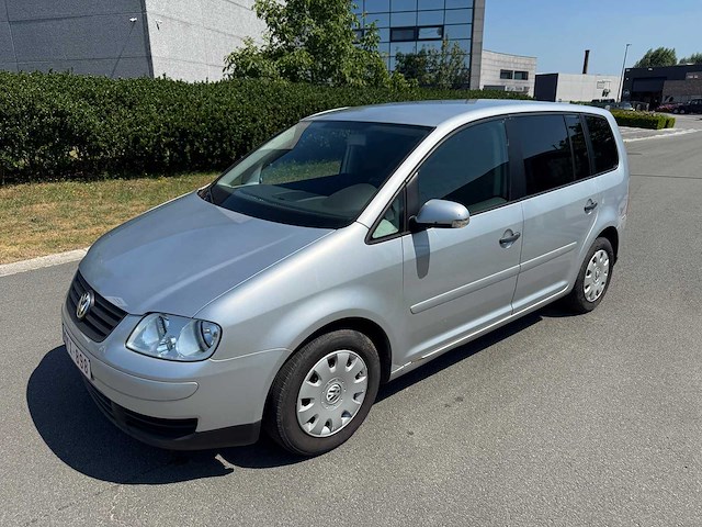 Volkswagen - 2005 - touran - 7 plaats - personenauto - afbeelding 2 van  3