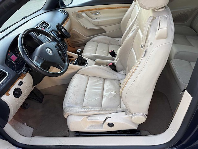 Volkswagen - 2006 - eos - cabrio - personenauto - afbeelding 17 van  29