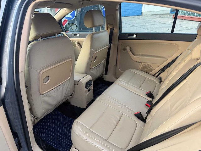 Volkswagen - 2006 - golf plus - personenauto - afbeelding 9 van  28