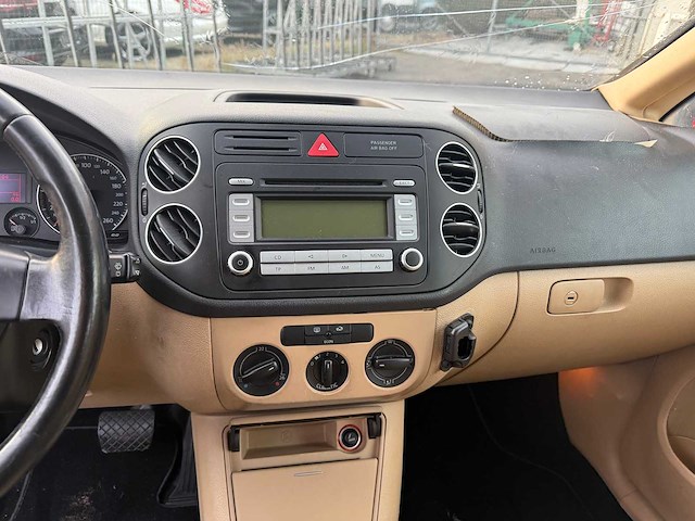 Volkswagen - 2006 - golf plus - personenauto - afbeelding 19 van  28