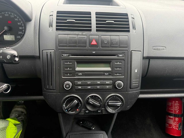 Volkswagen - 2007 - polo - personenauto - afbeelding 9 van  22